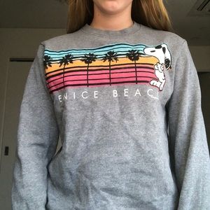 Snoopy Venice beach crew neck. Sz S
